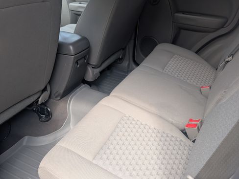 Used 2007 Jeep Liberty Sport image 8