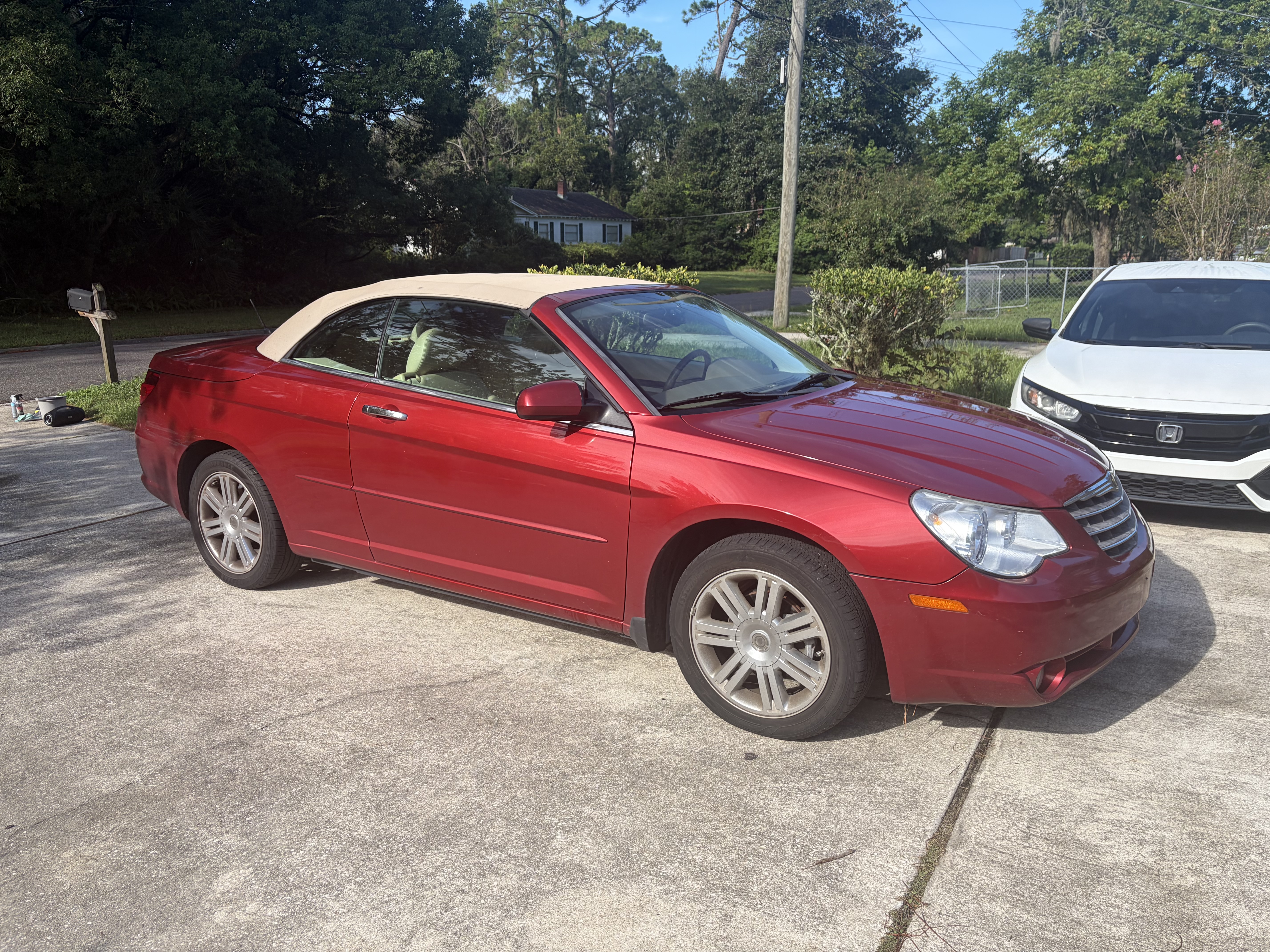 Used 2008 Chrysler Sebring Limited w/ Luxury Group FWD image 1