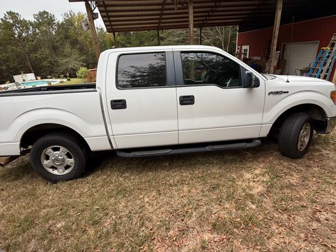 Used 2014 Ford F150 XLT image 2