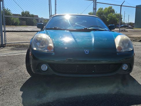 Used 2003 Toyota MR2 image 25