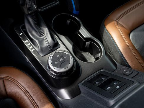 Used 2022 Ford Bronco Outer Banks image 16