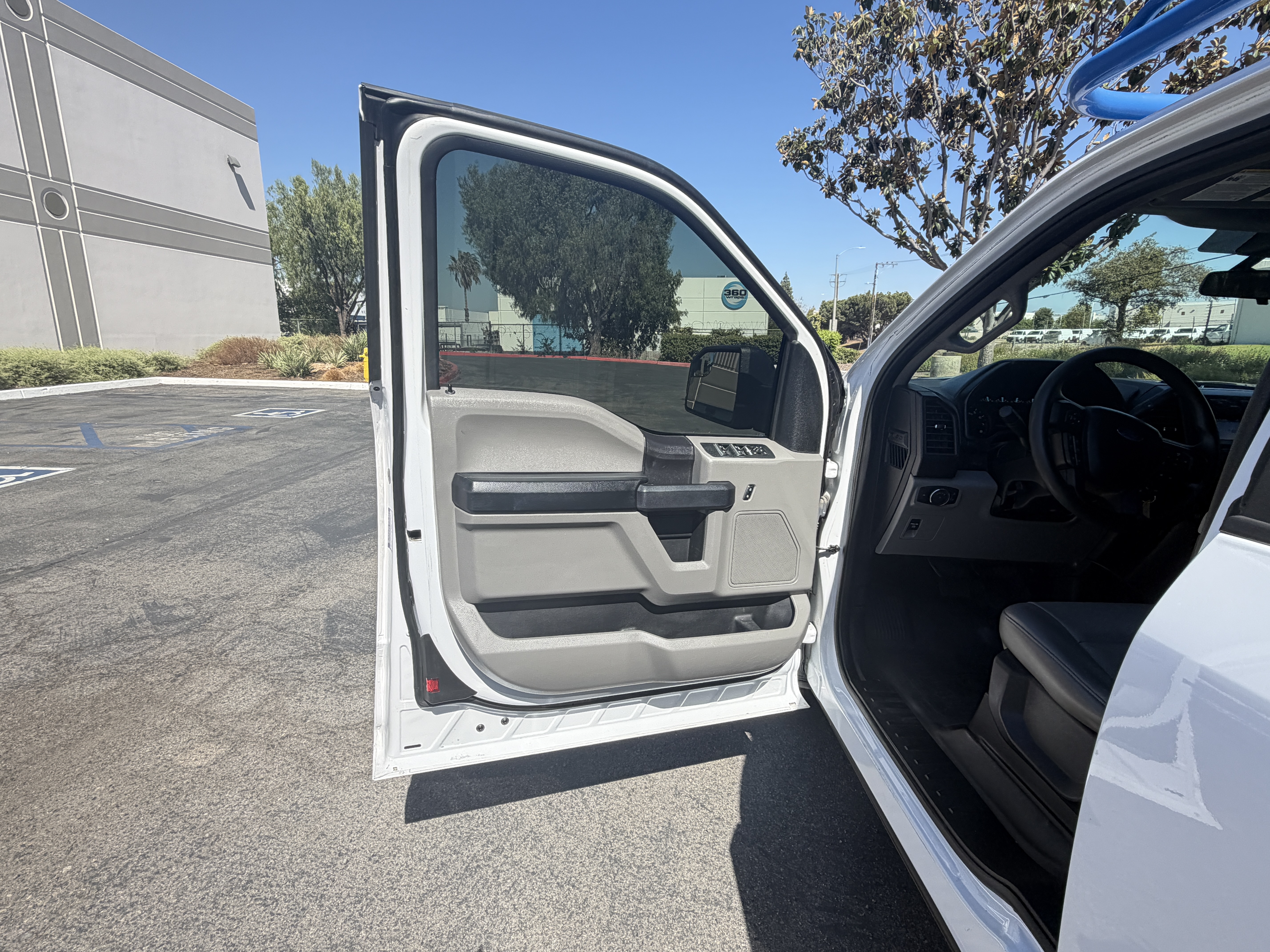 Used 2019 Ford F150 XL w/ Equipment Group 101A Mid RWD image 18