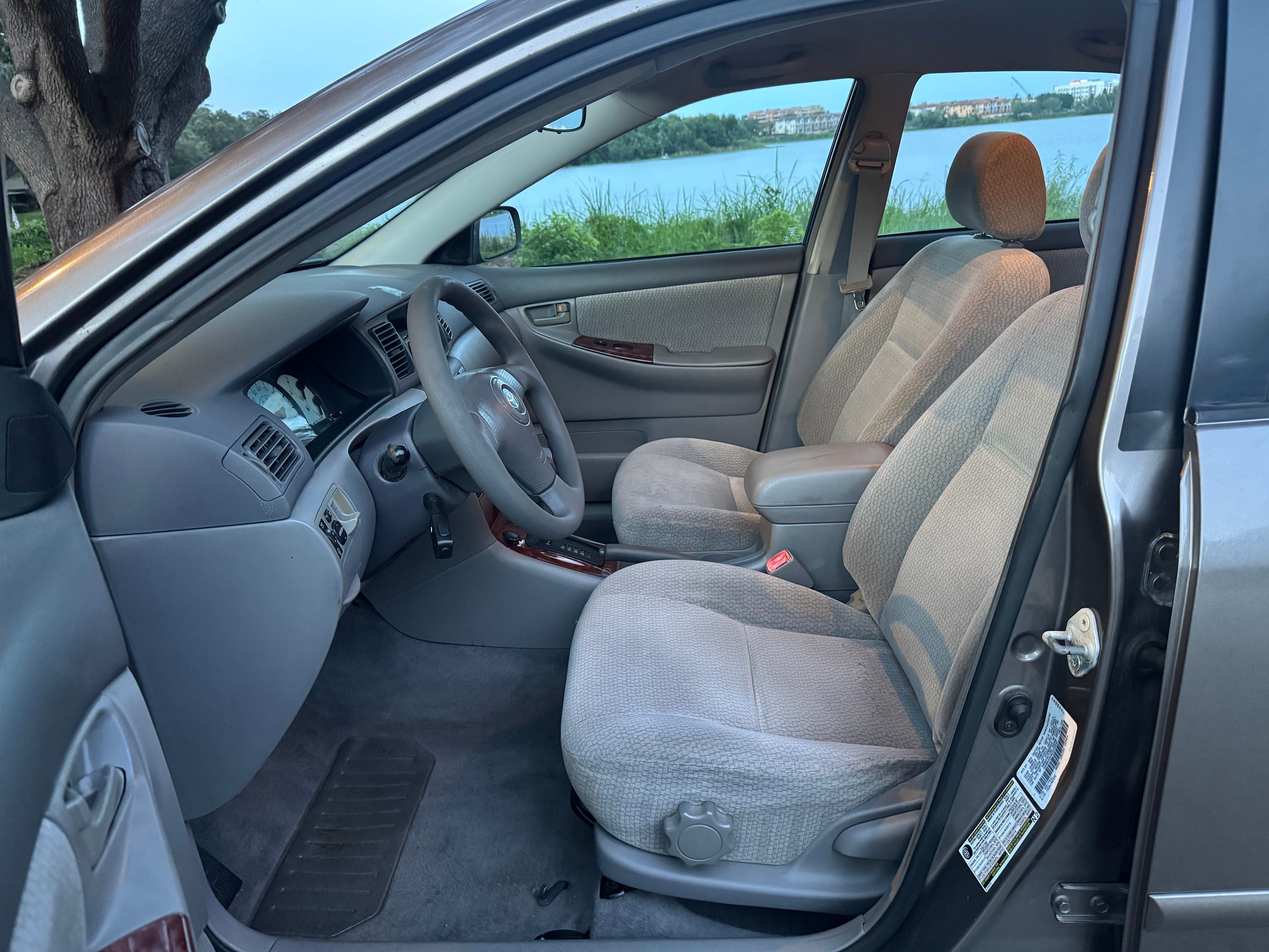 Used 2004 Toyota Corolla LE FWD image 9