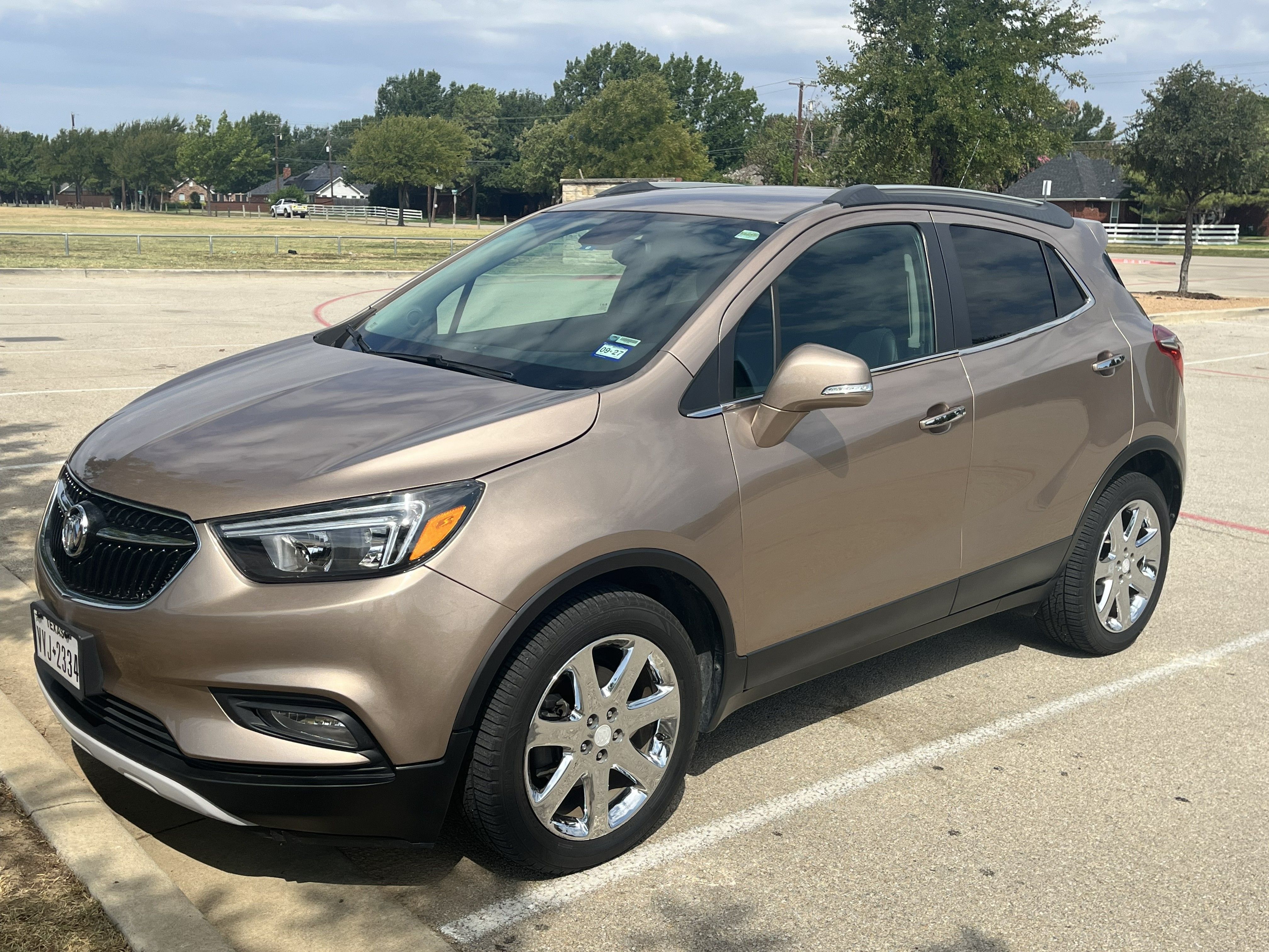 Used 2018 Buick Encore Sport Touring w/ Safety Package FWD image 1