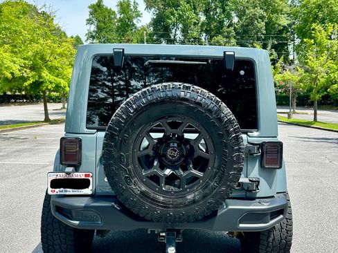Used 2015 Jeep Wrangler Unlimited Sahara w/ Connectivity Group AWD/4WD image 6