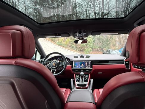 Used 2021 Porsche Cayenne Sport Utility 4D image 15