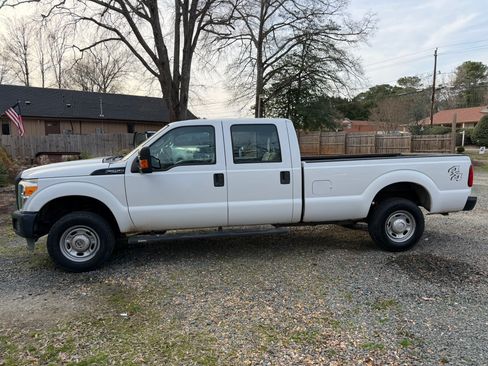Used 2015 Ford F250 XLT w/ XLT Value Package image 11