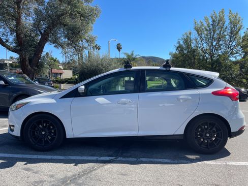 Used 2015 Ford Focus SE w/ Equipment Group 201A image 6