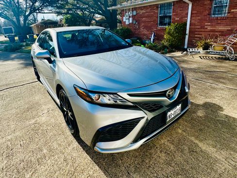 Used 2024 Toyota Camry XSE image 4