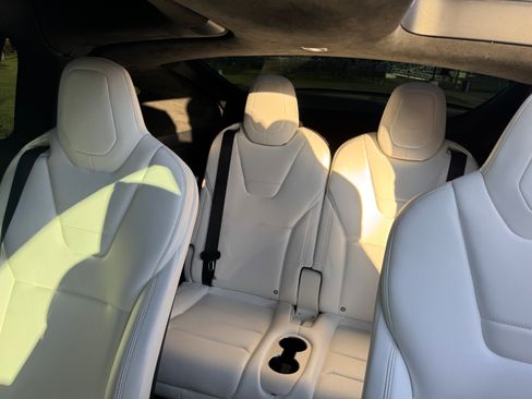 Used 2017 Tesla Model X 100D image 9