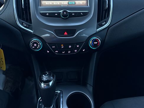 Used 2018 Chevrolet Cruze LT w/ LT Fleet Convenience Package image 28