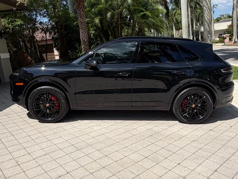 Used 2026 Porsche Cayenne AWD/4WD image 15