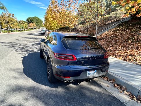 Used 2015 Porsche Macan S AWD/4WD image 4