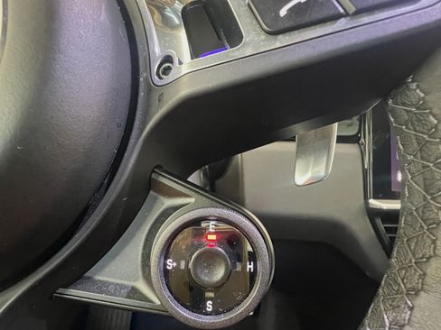 Used 2023 Porsche Cayenne Turbo S image 28