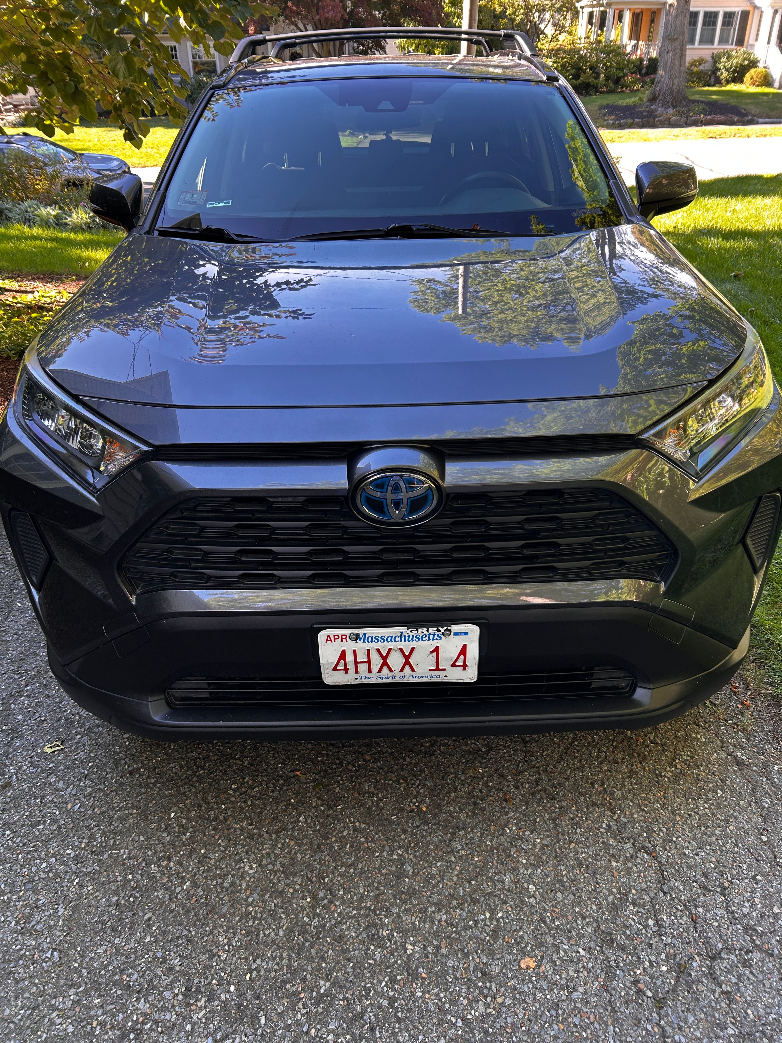 Used 2019 Toyota RAV4 LE w/ Carpet Mat Package AWD/4WD image 4