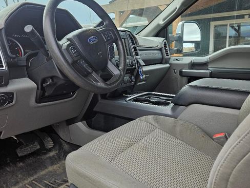 Used 2018 Ford F250 XLT w/ XLT Premium Package image 8