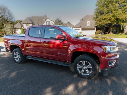 Used 2018 Chevrolet Colorado Z71 image 1