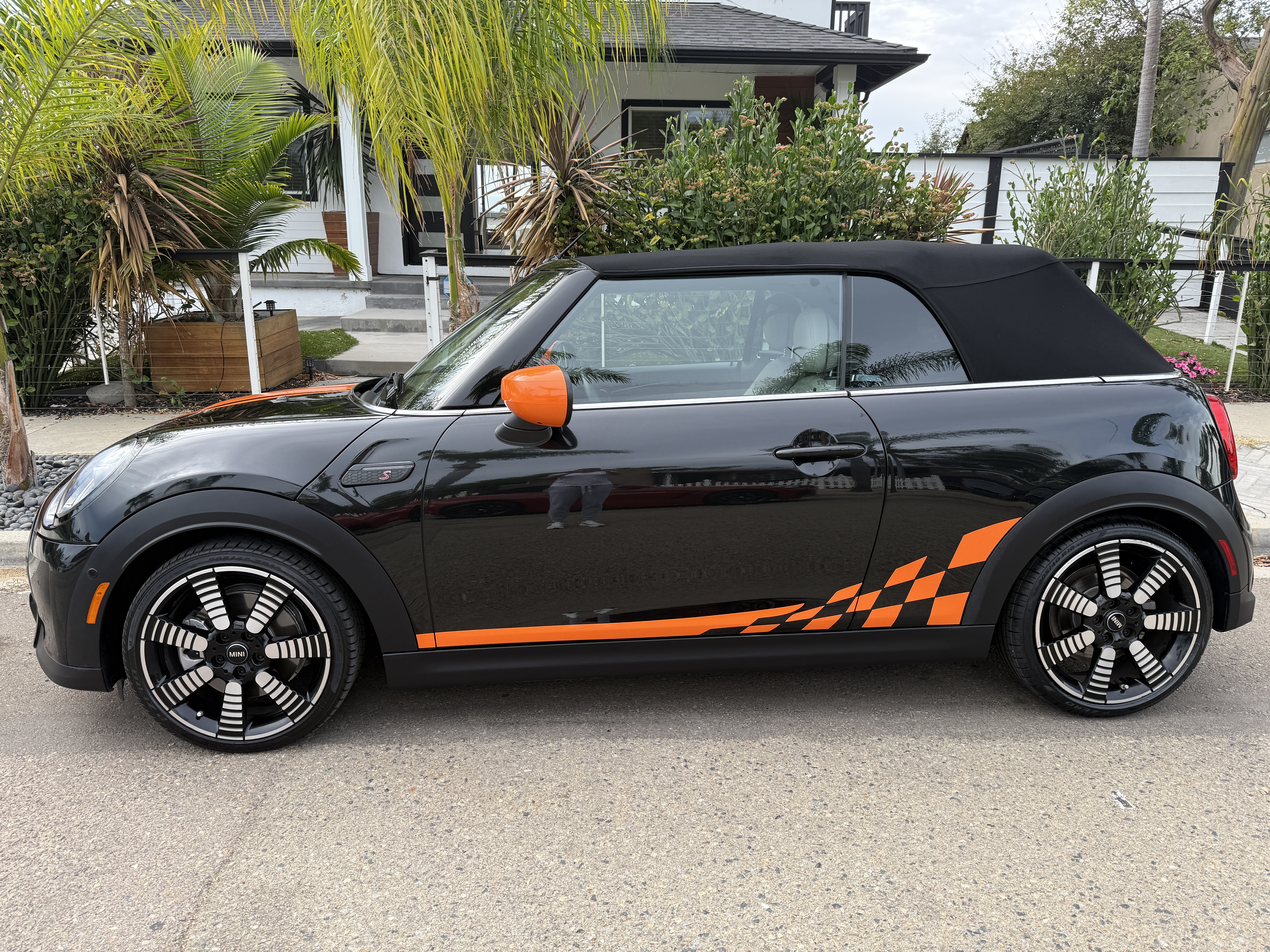 Used 2024 MINI Cooper S FWD image 2