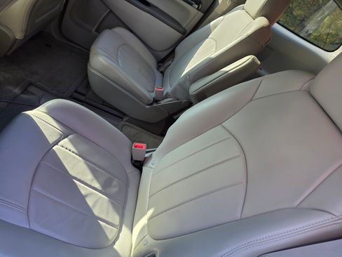 Used 2015 Buick Enclave Leather image 22