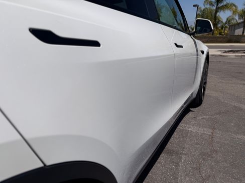 Used 2022 Tesla Model Y Performance AWD/4WD image 23