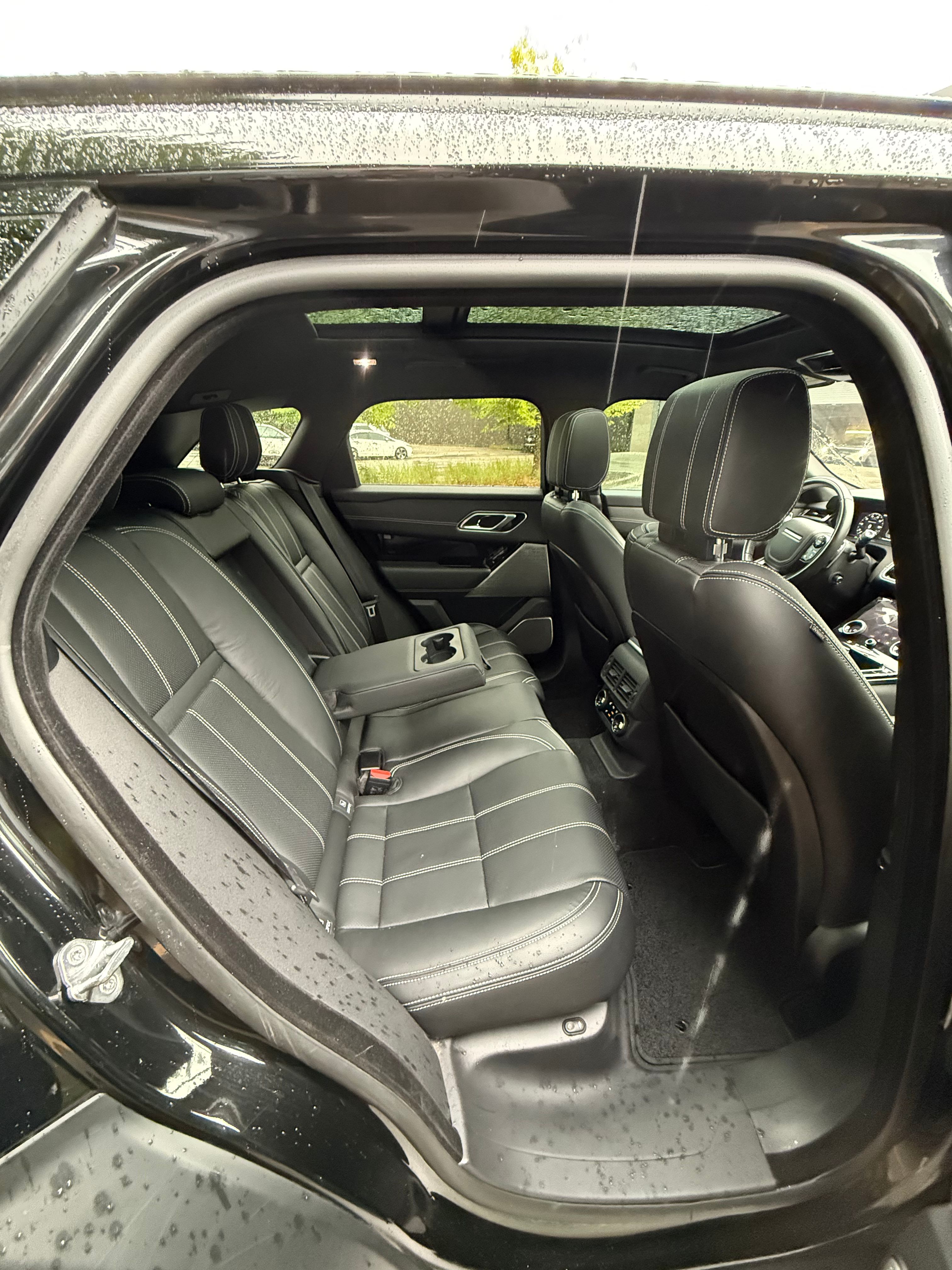 Used 2019 Land Rover Range Rover Velar R-Dynamic SE AWD/4WD image 18