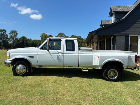 Used 1997 Ford F350 2WD SuperCab DRW image 4
