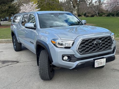 Used 2021 Toyota Tacoma TRD Off-Road w/ Blackout Package (TMS) image 25