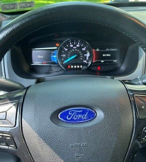 Used 2018 Ford Explorer XLT w/ Equipment Group 202A AWD/4WD image 15