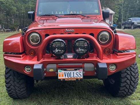 Used 2009 Jeep Wrangler Unlimited Rubicon w/ Dual Top Group AWD/4WD image 13