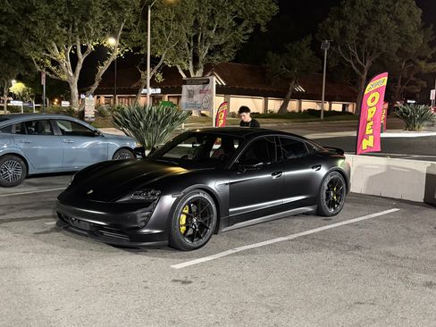 Used 2021 Porsche Taycan 4S w/ Performance Package AWD/4WD image 1