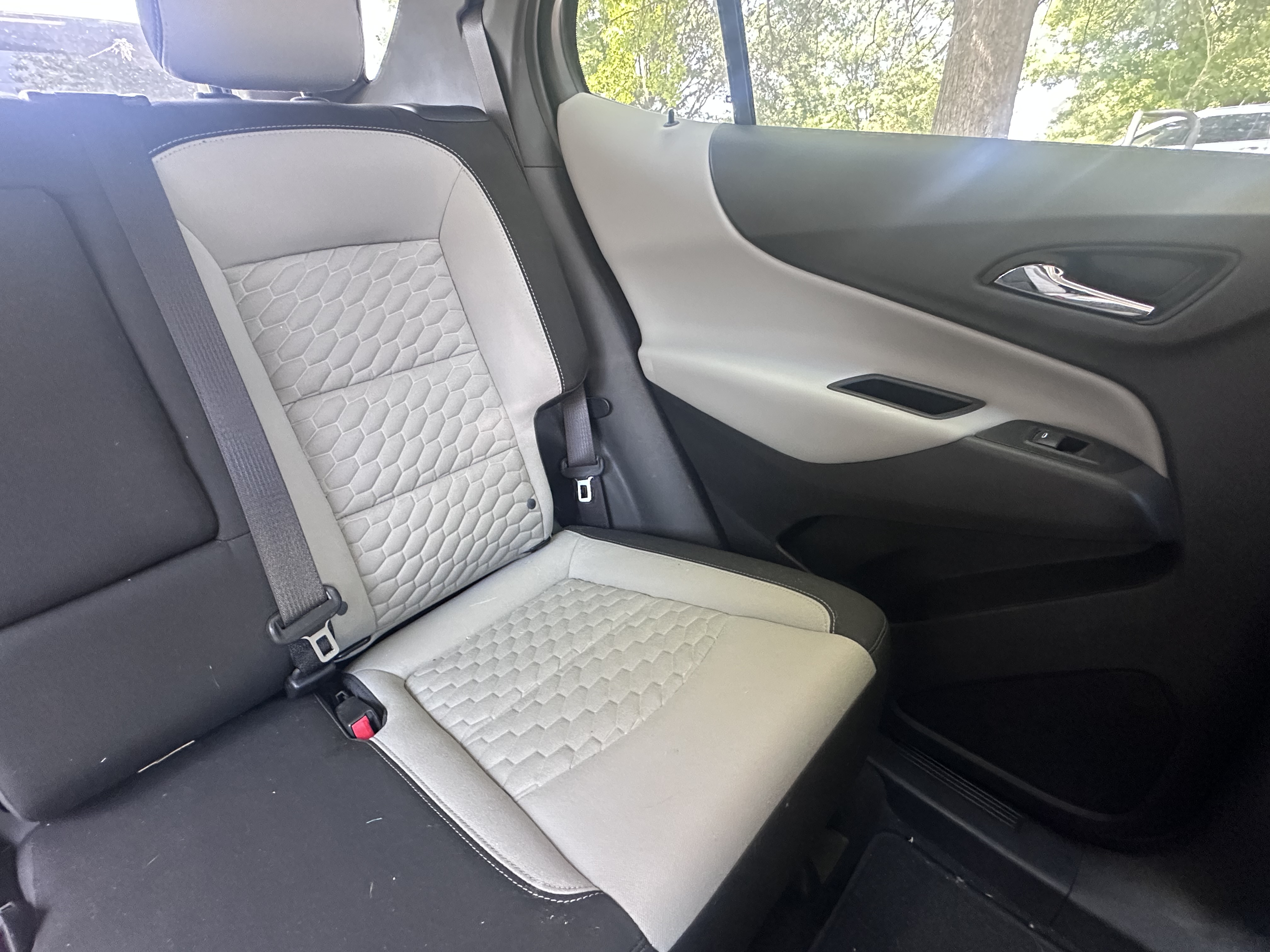 Used 2020 Chevrolet Equinox LS w/ LS Convenience Package FWD image 8