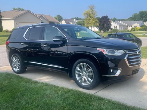 Used 2019 Chevrolet Traverse High Country w/ LPO, Floor Liner Package AWD/4WD image 2