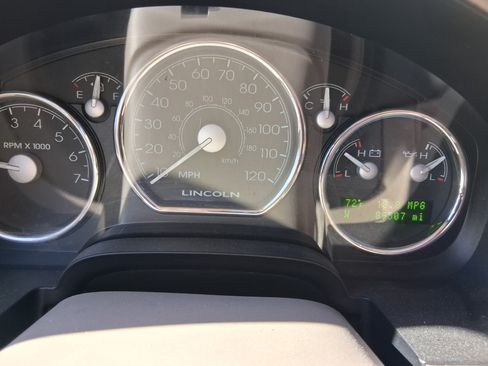 Used 2006 Lincoln Mark LT 2WD image 25