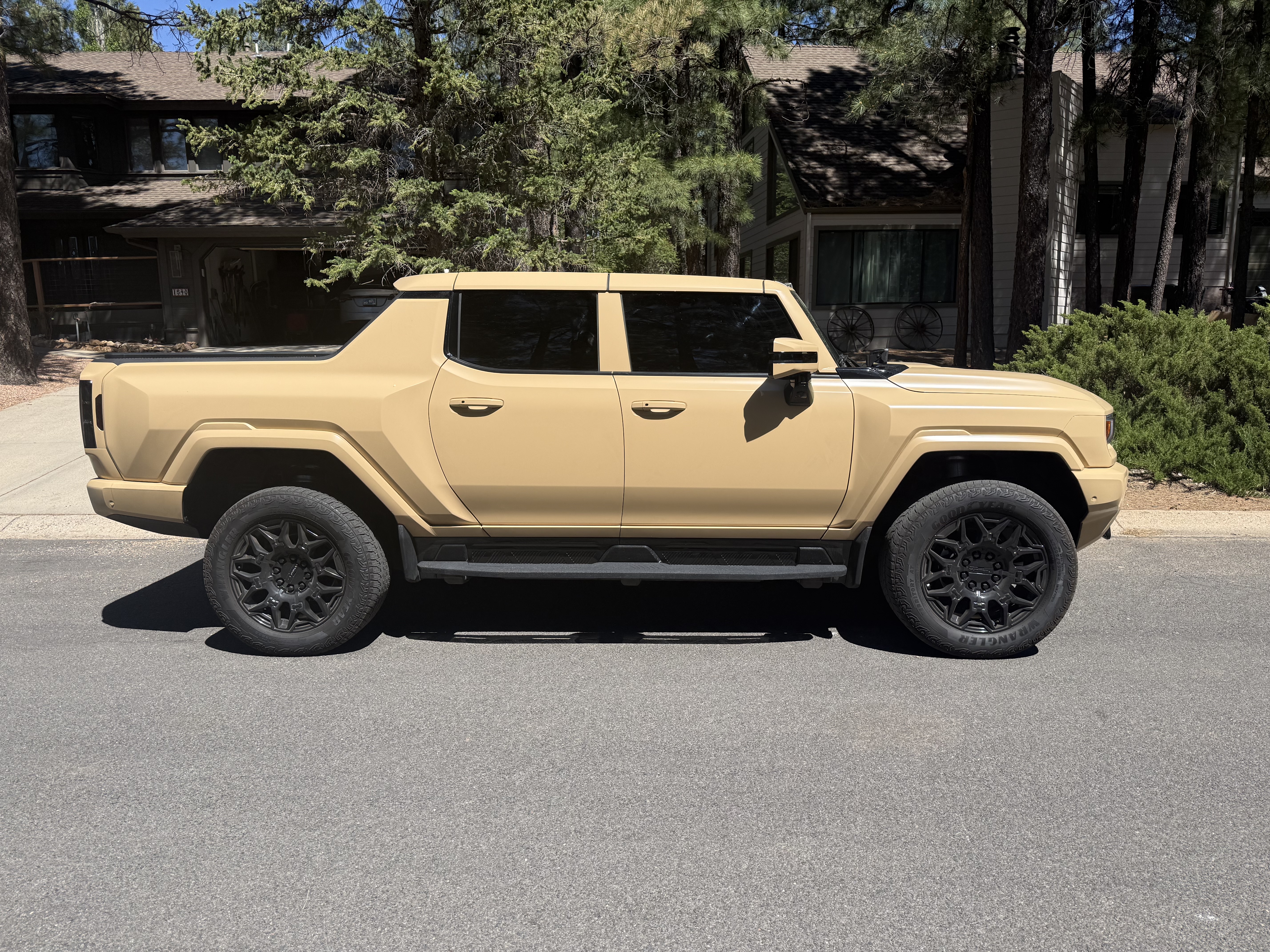 Used 2024 GMC Hummer EV 3X w/ LPO, Illumination Package AWD/4WD image 6