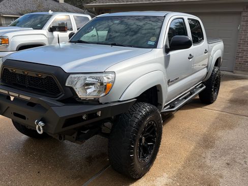 Used 2012 Toyota Tacoma PreRunner w/ SR5 Pkg image 5