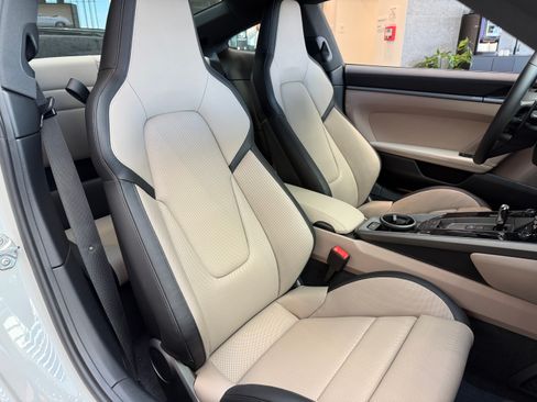 Used 2025 Porsche 911 Carrera image 25
