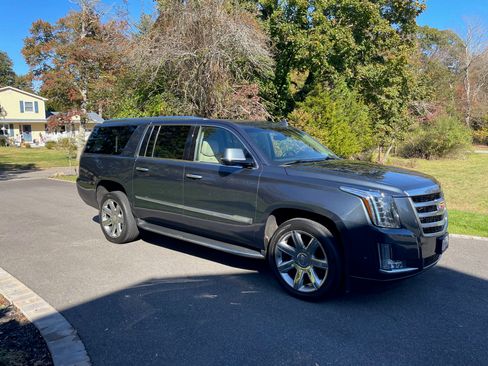 Used 2019 Cadillac Escalade ESV Luxury image 5