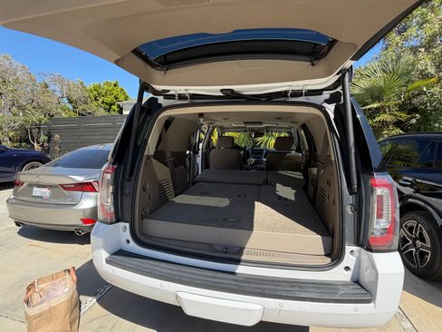 Used 2020 GMC Yukon SLT w/ Open Road Package RWD image 18