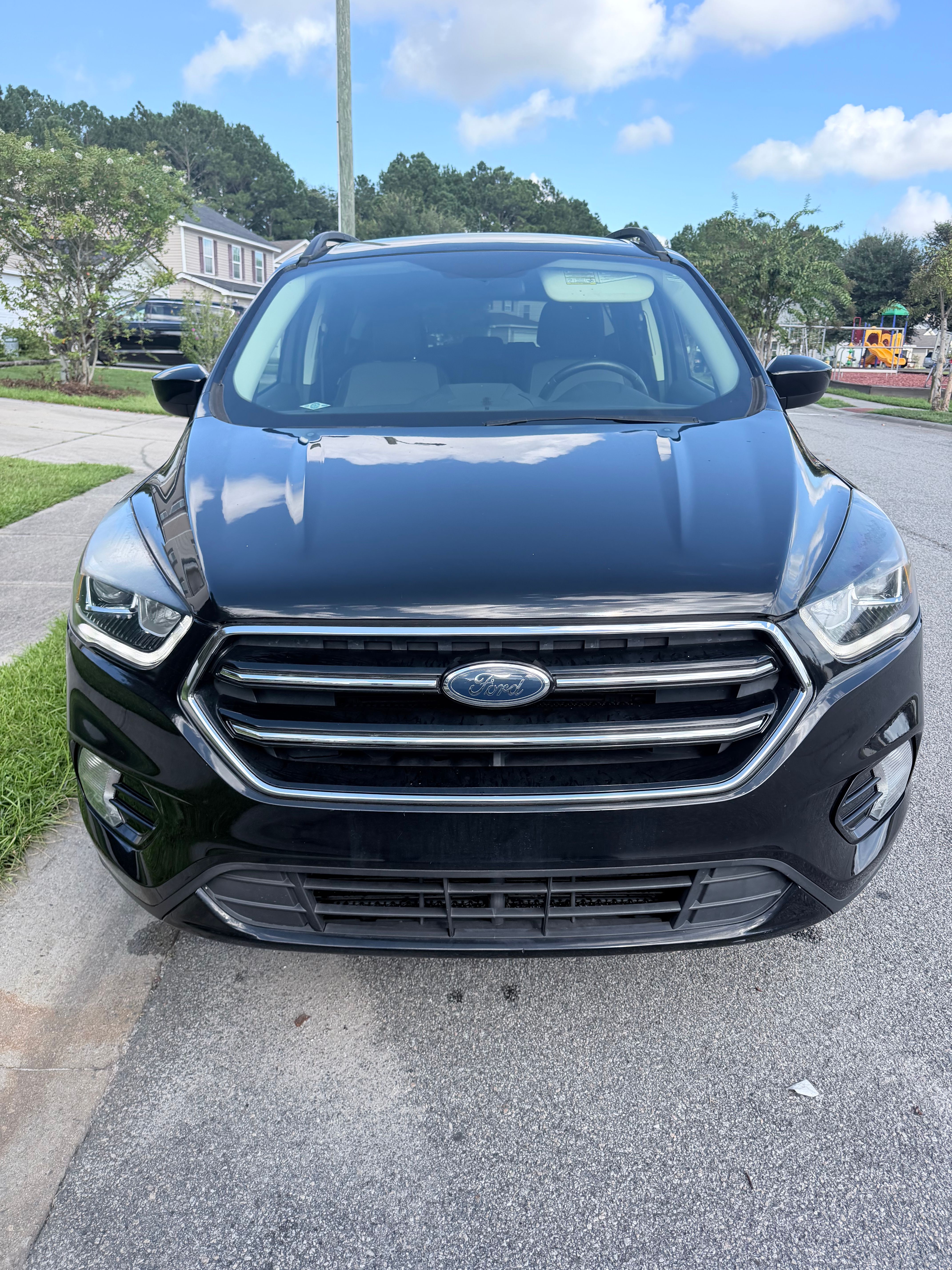 Used 2019 Ford Escape SE FWD image 4