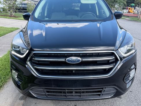 Used 2019 Ford Escape SE FWD image 4