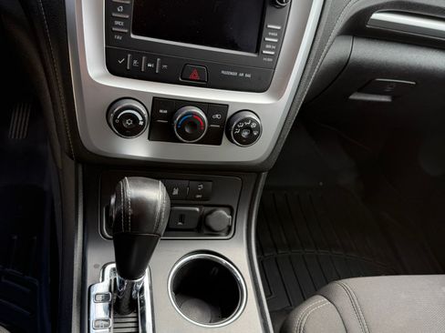 Used 2016 GMC Acadia SLE image 9