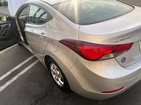 Used 2015 Hyundai Elantra SE image 20