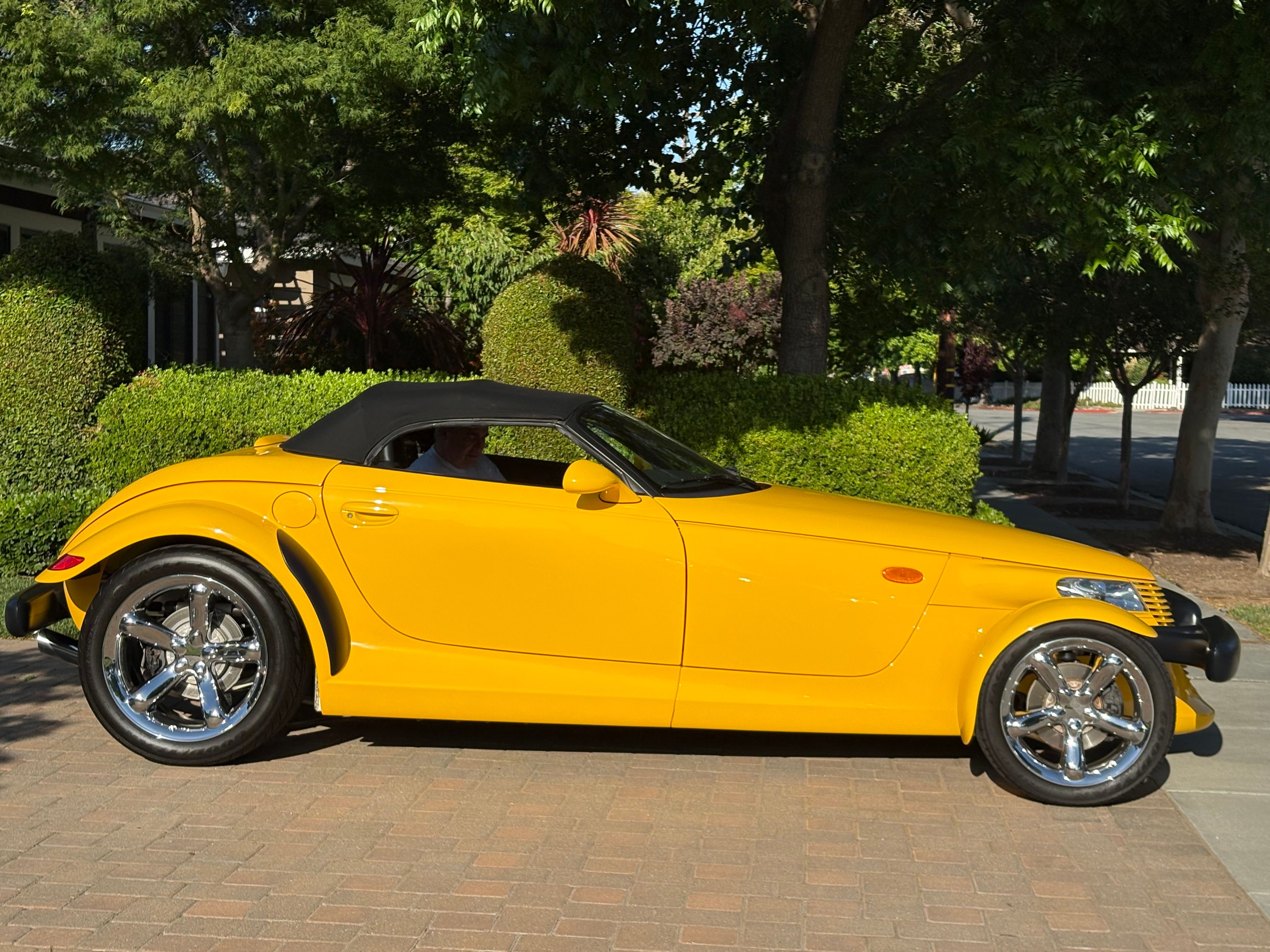 Used 2002 Chrysler Prowler RWD image 11