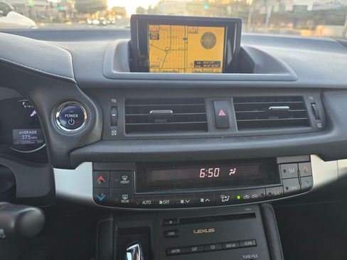 Used 2012 Lexus CT 200h Premium w/ Leather Pkg image 16