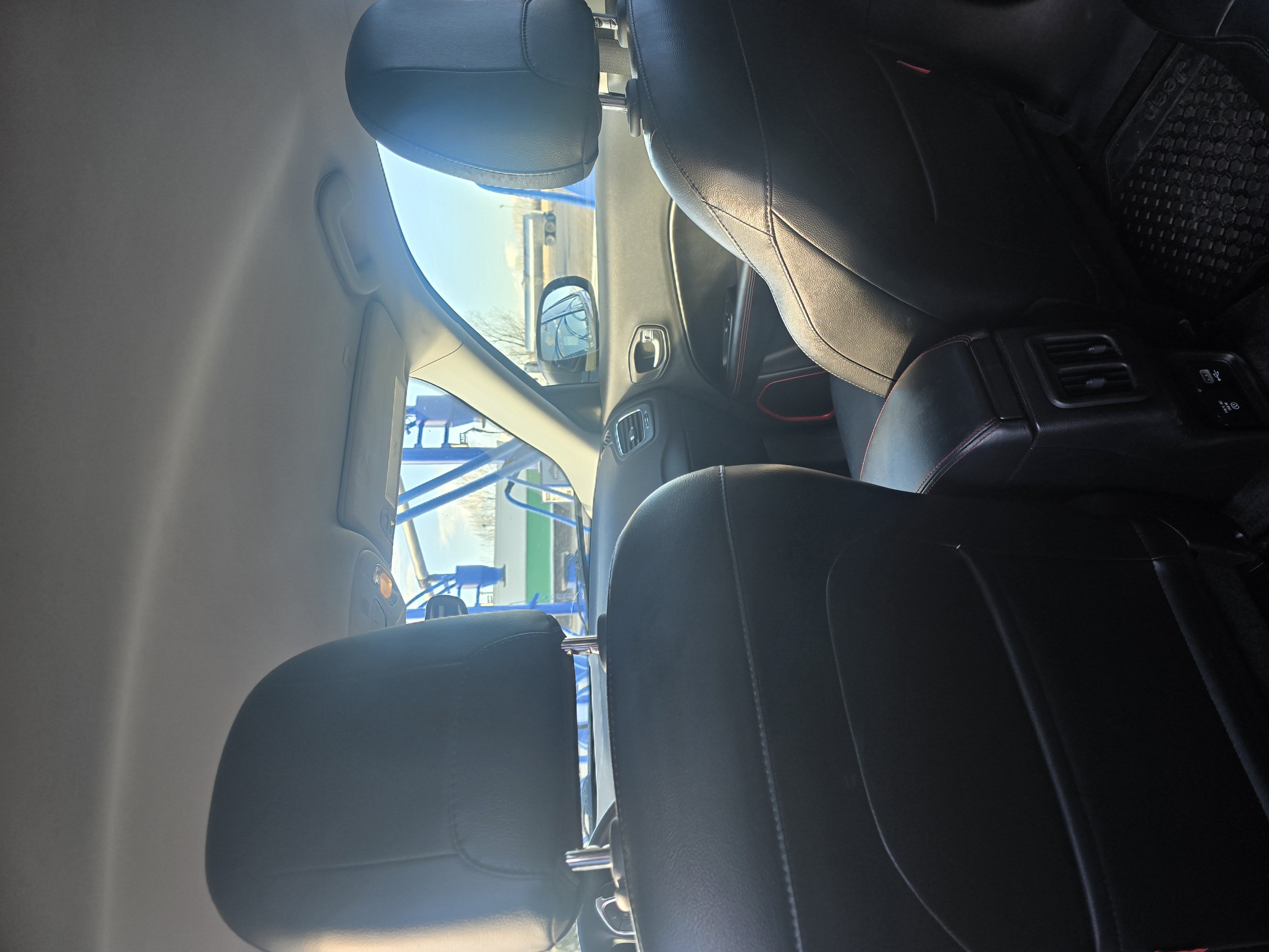 Used 2018 Jeep Compass Trailhawk w/ Cold Weather Group AWD/4WD image 9