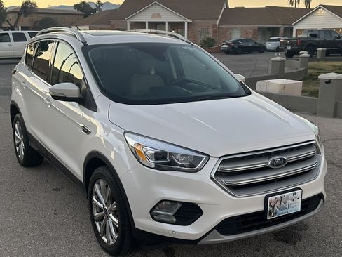 Used 2018 Ford Escape Titanium image 5