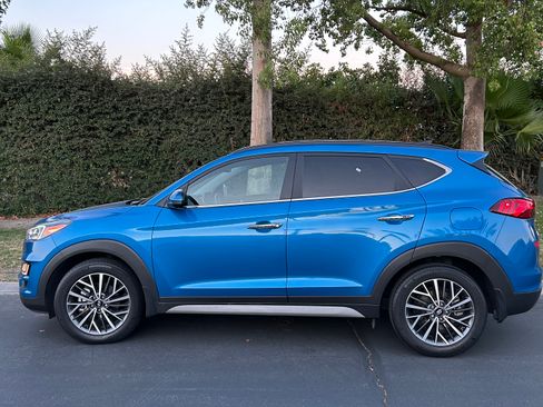 Used 2021 Hyundai Tucson Ultimate w/ Cargo Package FWD image 2