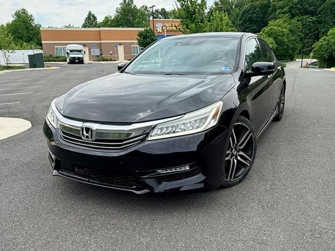 Used 2016 Honda Accord Touring image 6