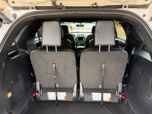 Used 2016 Ford Explorer XLT w/ Equipment Group 202A image 8