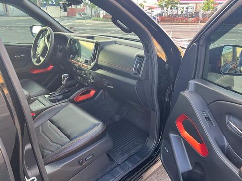 Used 2025 Nissan Frontier Pro-X w/ Pro Premium Package image 12